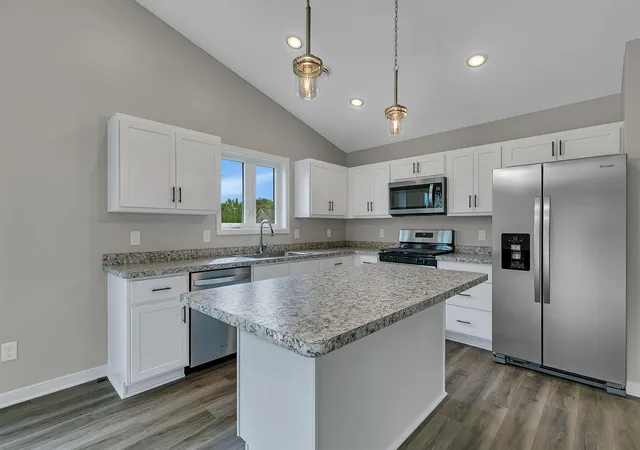 3rd image of 24289 Forest View Cir, Saint Augusta, MN 56301 | MLS# 7127609