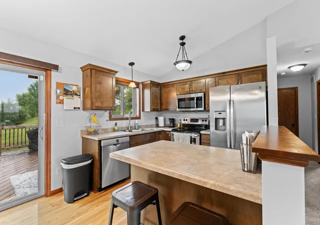 3rd image of 1440 Sun Rise Dr Ne, Pine Island, MN 55963 | MLS# 7127615