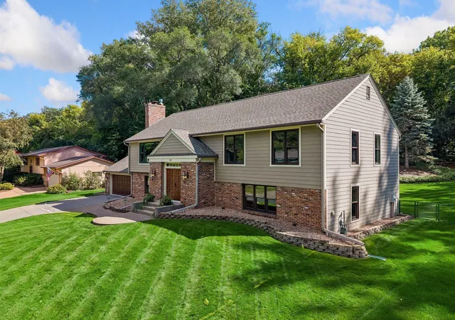 Photo 2 of Sale Pending at 1538 Mccarthy Rd, Saint Paul, MN 55121 | MLS# 7127621 | Listing updated on 2026-10-04