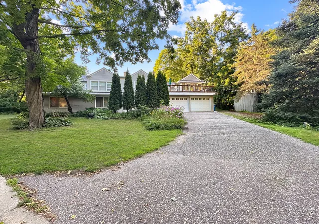 Photo 46 of Single family home for sale at 251 W Lake St, Excelsior, MN 55331 | MLS# 7127625 | Listing updated on 2026-08-25