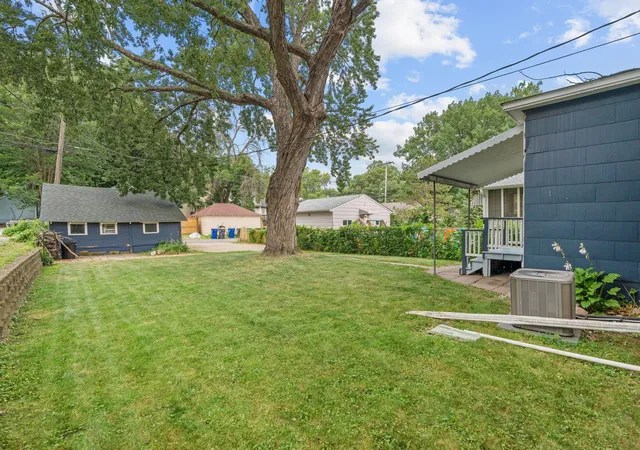 Photo 3 of Single family home for sale at 831 Smith Ave S, Saint Paul, MN 55107 | MLS# 7127636 | Listing updated on 2026-09-03