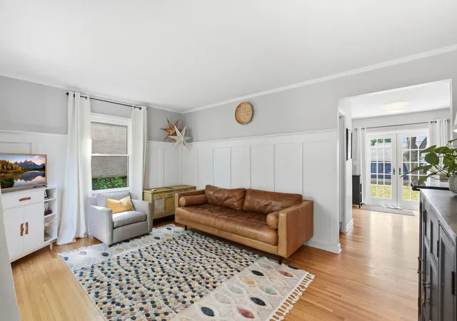 Photo 4 of Sale Pending at 2840 Brunswick Ave S, Minneapolis, MN 55416 | MLS# 7127642 | Listing updated on 2026-08-30