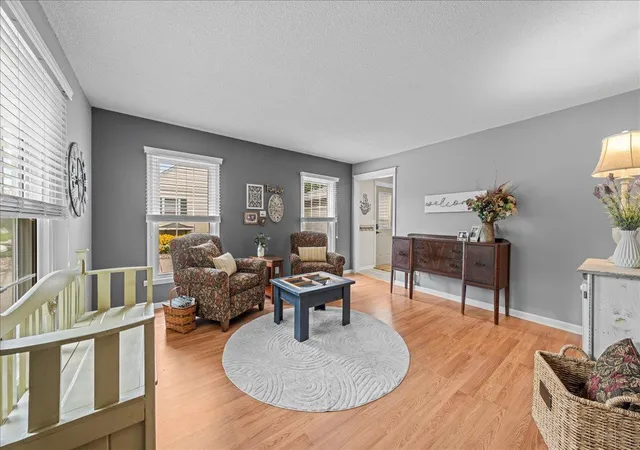 Photo 3 of Single family home for sale at 198 Ferndale St N, Saint Paul, MN 55119 | MLS# 7127645 | Listing updated on 2026-09-29