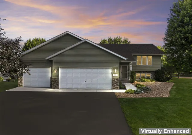 Photo 2 of Single family home for sale at 501 Carter Dr, Northfield, MN 55057 | MLS# 7127655 | Listing updated on 2026-09-17
