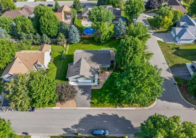 Photo 3 of Sale Pending at 501 Carter Dr, Northfield, MN 55057 | MLS# 7127655 | Listing updated on 2026-09-24