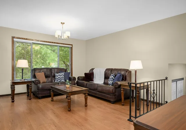 Photo 3 of Sale Pending at 1989 Foxridge Rd, Saint Paul, MN 55119 | MLS# 7127671 | Listing updated on 2026-10-14