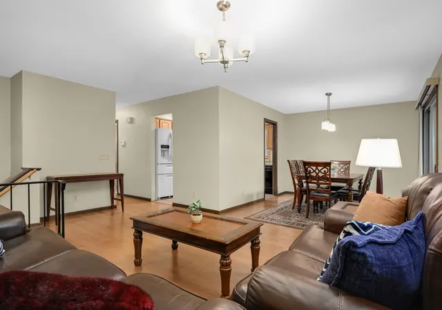 Photo 3 of Sale Pending at 1989 Foxridge Rd, Saint Paul, MN 55119 | MLS# 7127671 | Listing updated on 2026-10-14