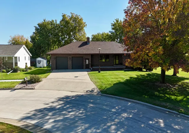 Photo 2 of Single family home for sale at 1604 Birchwood Pl, Worthington, MN 56187 | MLS# 7127688 | Listing updated on 2026-10-20