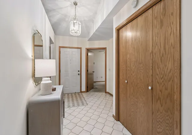 Photo 3 of Single family home for sale at 695 Emerald Ridge, Saint Paul, MN 55113 | MLS# 7127689 | Listing updated on 2026-09-28