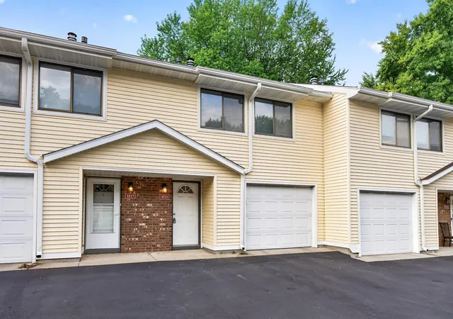 2nd image of 3215 Valley Ridge Dr #56, Eagan, MN 55121 | MLS# 7127719