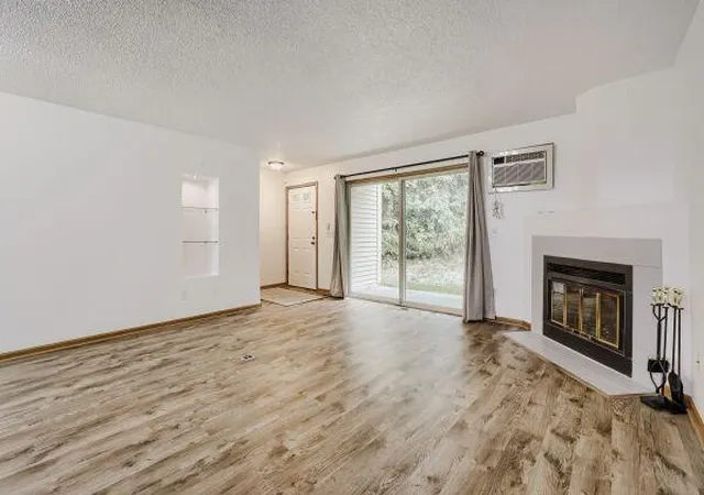 Listing Photo 5 - Condo for sale in building located at 8777 Jasmine Ln, Eden Prairie, MN 55344