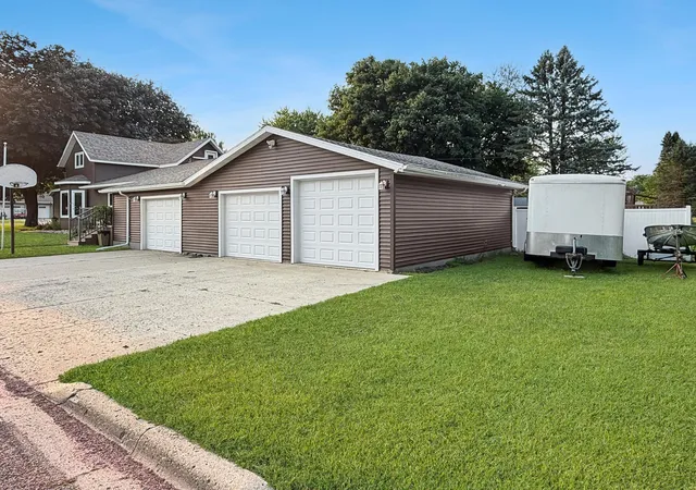3rd image of 509 S Lake St, Sherburn, MN 56171 | MLS# 7127727