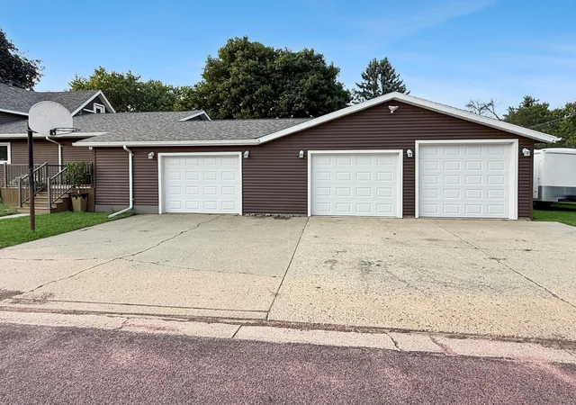 4th image of 509 S Lake St, Sherburn, MN 56171 | MLS# 7127727
