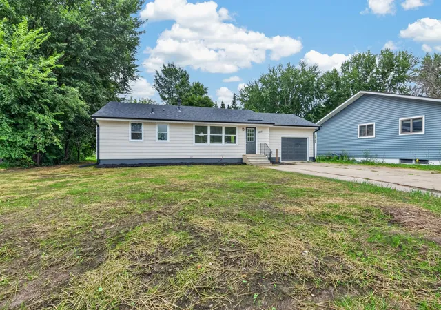 1st image of 1211 Sunnyside Dr, Farmington, MN 55024 | MLS# 7127749