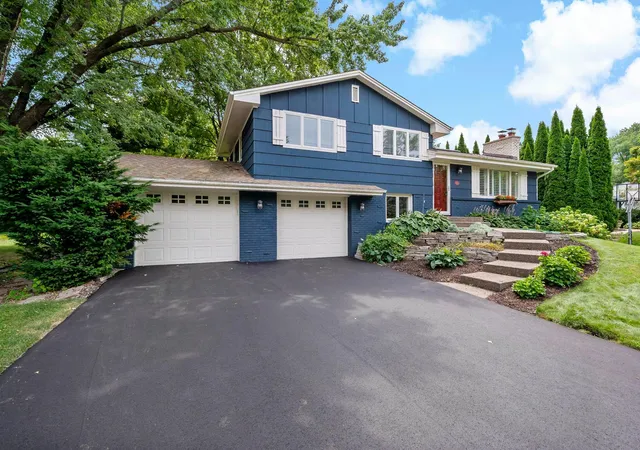 Photo 2 of Sale Pending at 5529 Benton Ave, Minneapolis, MN 55436 | MLS# 7127761 | Listing updated on 2026-09-04