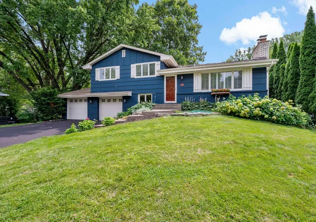 Photo 3 of Sale Pending at 5529 Benton Ave, Minneapolis, MN 55436 | MLS# 7127761 | Listing updated on 2026-09-04