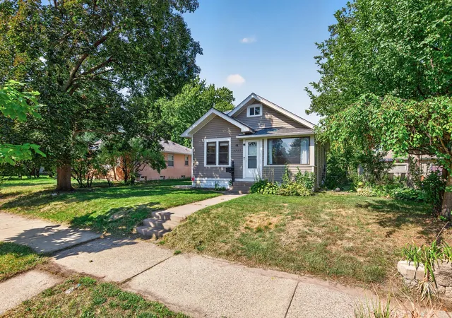 Photo 3 of Sale Pending at 4723 Fremont Ave N, Minneapolis, MN 55430 | MLS# 7127765 | Listing updated on 2026-08-28