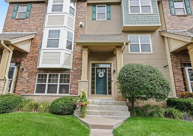 Photo 3 of Single family home for sale at 11743 Emery Village Dr N, Champlin, MN 55316 | MLS# 7127768 | Listing updated on 2026-10-03