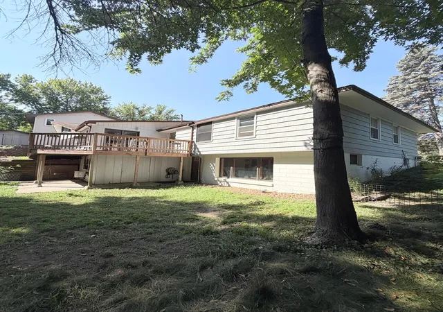 Photo 3 of Sale Pending at 8625 Poplar Brg Curv, Minneapolis, MN 55437 | MLS# 7127788 | Listing updated on 2026-09-04