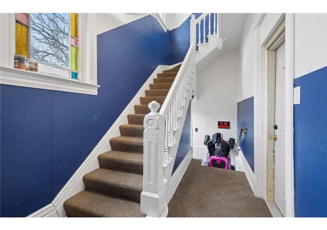 Photo 4 of House for sale at 306 King St W, Saint Paul, MN 55107 | MLS# 7127796 | Listing updated on 2026-09-21