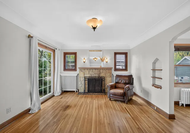 Photo 3 of Sale Pending at 1865 Palace Ave, Saint Paul, MN 55105 | MLS# 7127806 | Listing updated on 2026-10-21