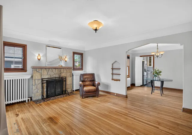 Photo 4 of Sale Pending at 1865 Palace Ave, Saint Paul, MN 55105 | MLS# 7127806 | Listing updated on 2026-10-21