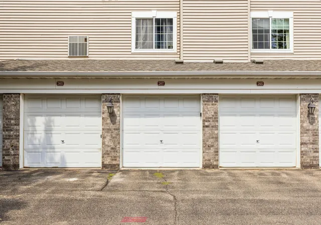 25th image of 12761 Collegeview Dr #207, Eden Prairie, MN 55347 | MLS# 7127809