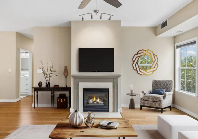 5th image of 12761 Collegeview Dr, Eden Prairie, MN 55347
