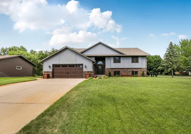 Photo 2 of Sale Pending at 1785 Cypress Rd, Saint Cloud, MN 56303 | MLS# 7127810 | Listing updated on 2026-10-21