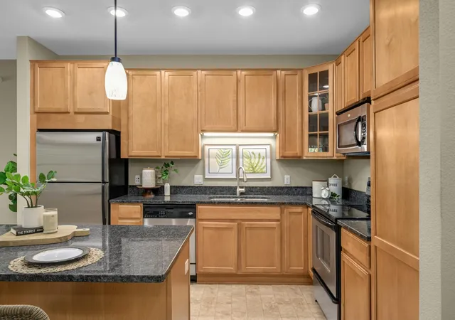 Photo 4 of Condo for sale at 7100 Metro Blvd #417, Minneapolis, MN 55439 | MLS# 7127815 | Listing updated on 2026-10-09