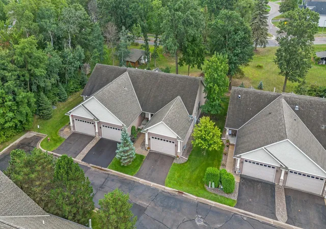 Photo 3 of Single family home for sale at 5845 Oakgreen Ct N, Stillwater, MN 55082 | MLS# 7127828 | Listing updated on 2026-10-23