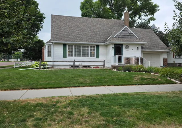 Photo 1 of Single family home for sale at 413 Oscar Ave N, Canby, MN 56220 | MLS# 7127844 | Listing updated on 2026-09-02
