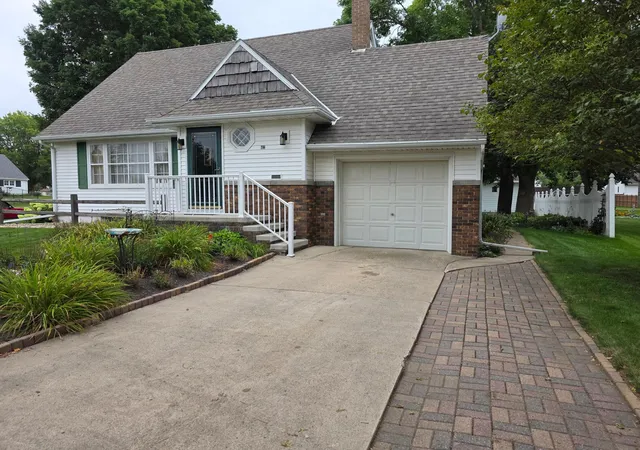 Photo 3 of Single family home for sale at 413 Oscar Ave N, Canby, MN 56220 | MLS# 7127844 | Listing updated on 2026-09-02
