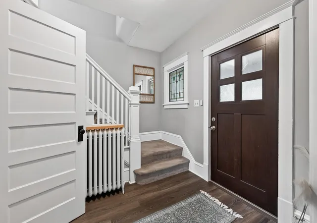 Photo 4 of Sale Pending at 770 Fuller Ave, Saint Paul, MN 55104 | MLS# 7127848 | Listing updated on 2026-08-26