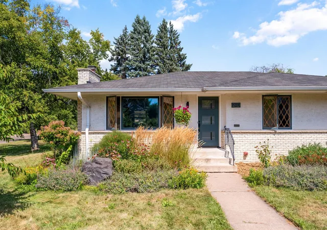 2nd image of 2401 Saint Anthony Blvd, Saint Anthony, MN 55418 | MLS# 7127856