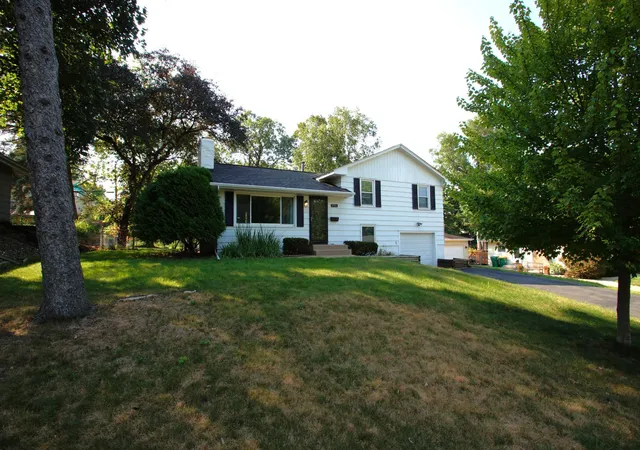 Photo 2 of Sale Pending at 3701 Flag Ave N, New Hope, MN 55427 | MLS# 7127861 | Listing updated on 2026-08-28