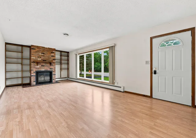 Photo 3 of Single family home for sale at 1207 N Mckay Ave Ne, Alexandria, MN 56308 | MLS# 7127869 | Listing updated on 2026-10-06