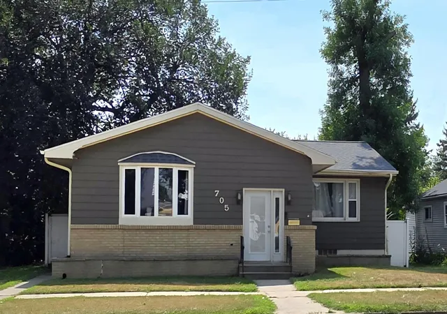 1st image of 705 5th St Sw, Valley City, ND 58072 | MLS# 7127884