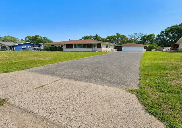 2nd image of 11219 Bittersweet St Nw, Minneapolis, MN 55433 | MLS# 7127902