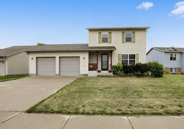 2nd image of 1020 Sequoia Ave, Saint Cloud, MN 56303 | MLS# 7127924