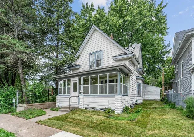 Photo 2 of Single family home for sale at 779 Thomas Ave, Saint Paul, MN 55104 | MLS# 7127931 | Listing updated on 2026-08-17