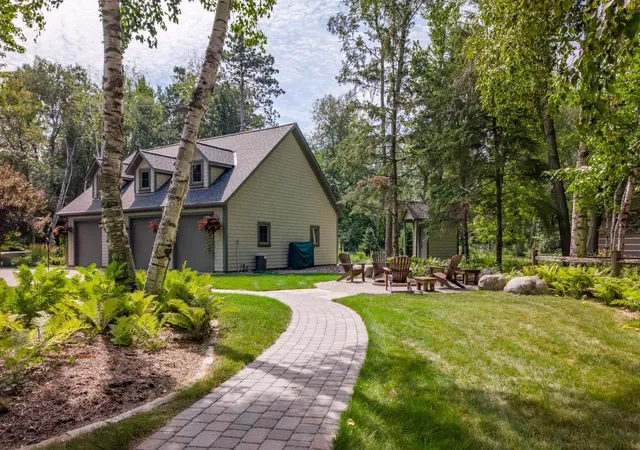 Photo 4 of Sale Pending at 36289 Bonnie Lakes Rd, Crosslake, MN 56442 | MLS# 7127932 | Listing updated on 2026-09-05