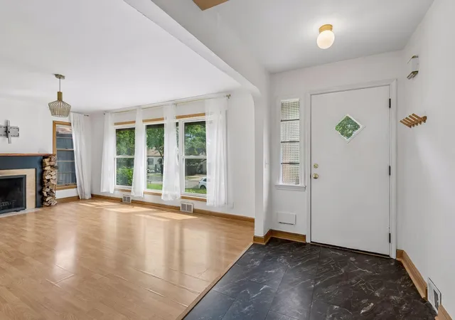 Photo 2 of Sale Pending at 2011 Vincent Ave N, Minneapolis, MN 55411 | MLS# 7127933 | Listing updated on 2026-08-25