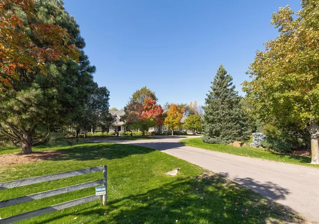 Photo 4 of Single family home for sale at 575 Kokesh Farm Rd, Orono, MN 55359 | MLS# 7127942 | Listing updated on 2026-10-09
