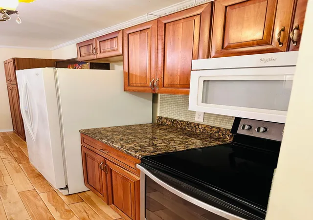2nd image of 205 Barry Ave S #306, Wayzata, MN 55391 | MLS# 7127956