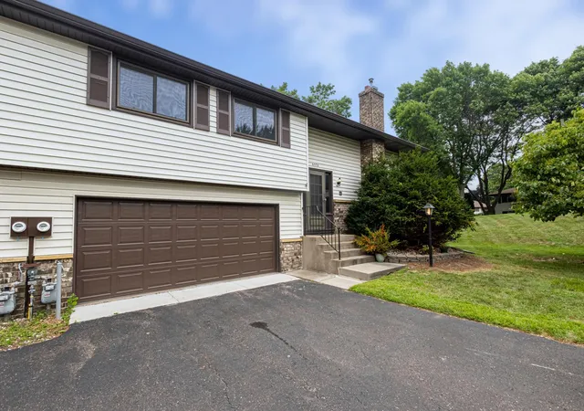 1st image of 6570 Upper 35th St N, Saint Paul, MN 55128 | MLS# 7127969