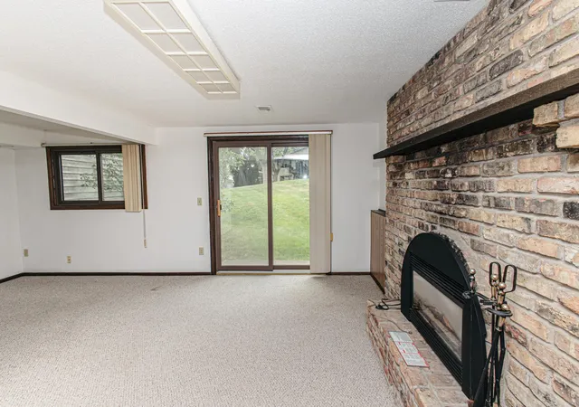 5th image of 6570 Upper 35Th St N, Saint Paul, MN 55128 | MLS# 7127969