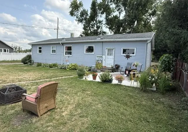 Photo 3 of Single family home for sale at 421 NE 4th Street, Valley City, ND 58072 | MLS# 7127997 | Listing updated on 2026-09-04