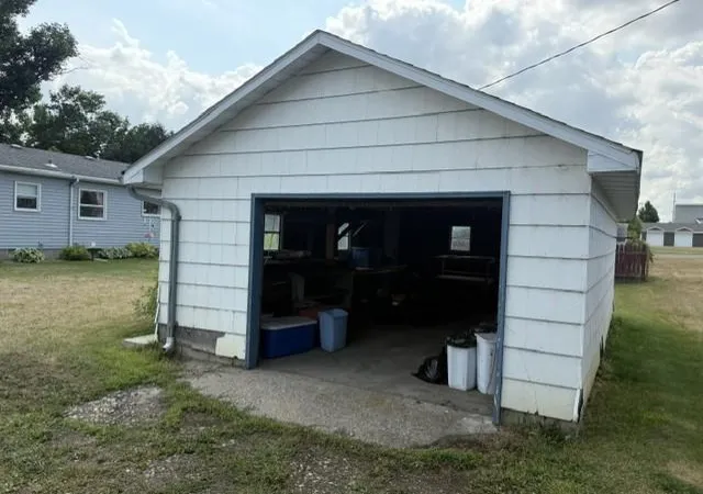Photo 4 of Single family home for sale at 421 NE 4th Street, Valley City, ND 58072 | MLS# 7127997 | Listing updated on 2026-09-04