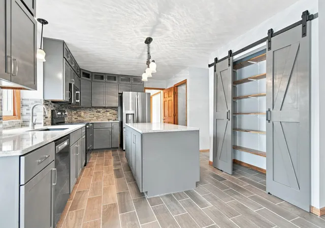3rd image of 2610 Hydram Ave N, Saint Paul, MN 55128 | MLS# 7128000